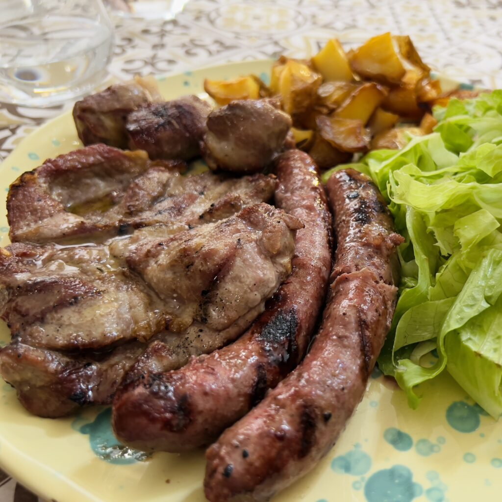 Mixed grill, La Luna Nel Pozzo, Grottaglie, Taranto. Puglia by food. A virtual tour of Puglia’s best food, dishes, restaurants. Puglia is one of Italy’s top foodie destinations | Photo © the Puglia Guys for the Big Gay Podcast from Puglia guides to gay Puglia, Italy’s top gay summer destination for LGBT travel.