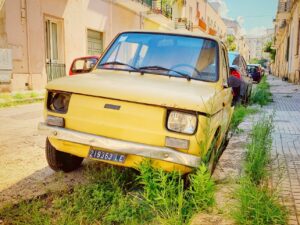 A practical guide to driving in Puglia. An explanation of the highway and road infrastructure, tips for driving and what to watch out for. An insider guide to driving in Puglia by the Puglia Guys.