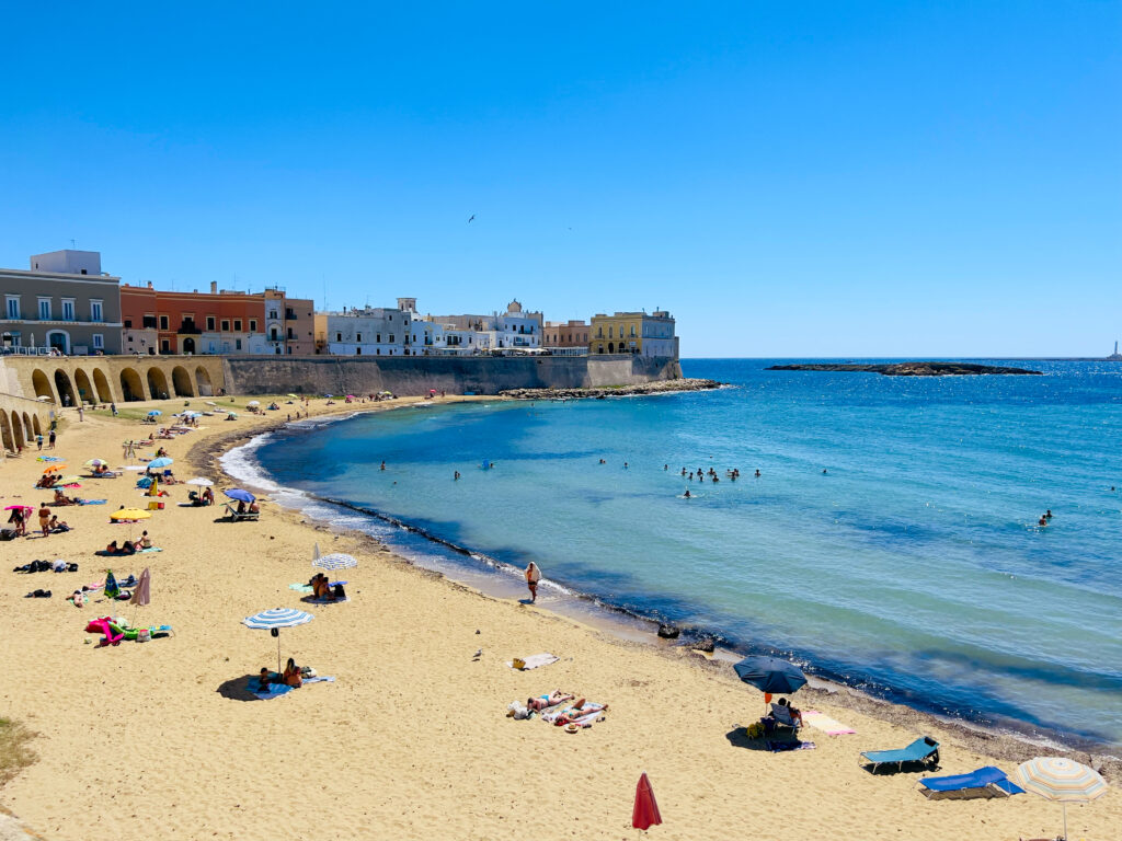 Spiaggia della Purità: The city beach marks the half-way point around the old town perimeter. A favourite city beach, la purità is the perfect place to soak up the sun and sea breeze, and to watch the sun set of an evening. Photo the Puglia Guys