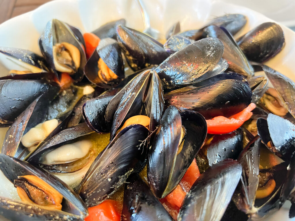 Cozze tarantine (Taranto mussels) are the best in Italy. Fish restaurant

Cucina di Pesce a Taranto. What can we say. Excellent, and popular with locals. It was full for Sunday lunch, always a good sign. (They also have a restaurant at the other end of the borgo antico which we haven’t tried).

Via Garibaldi, 254 | +39 099 946 6652. Eat Puglia with the Puglia Guys guide to the best Puglia restaurants.