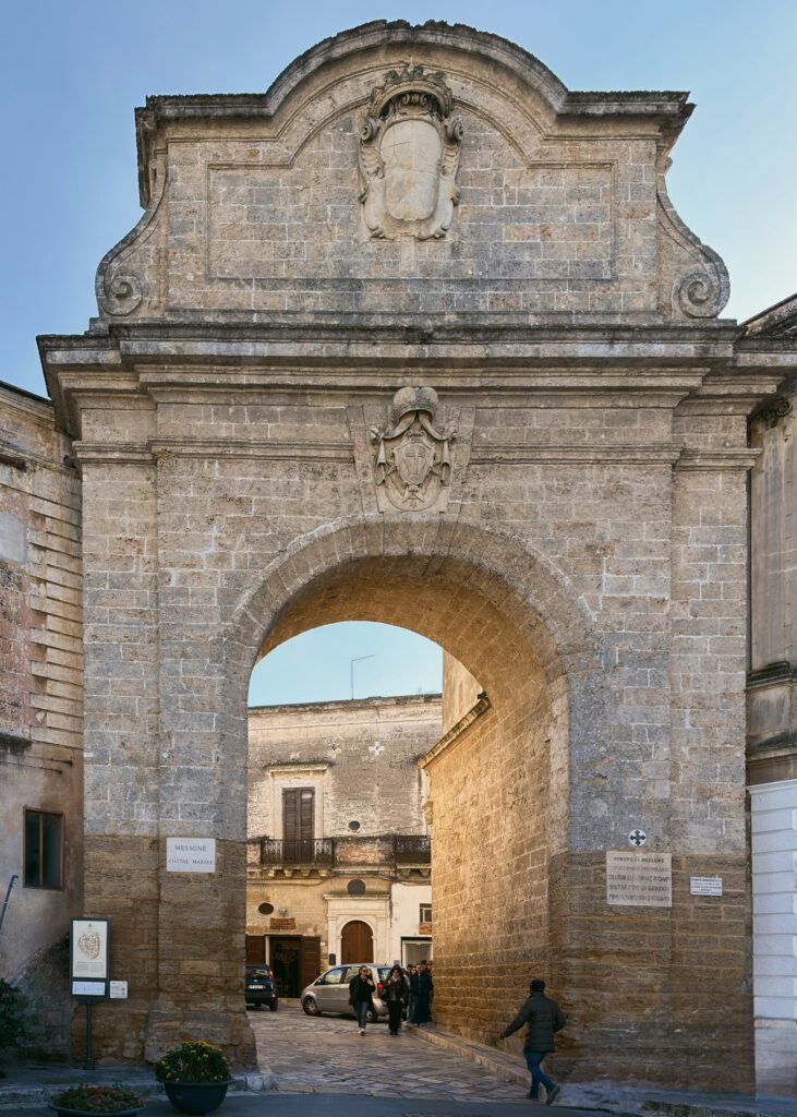 Porta Grande, Mesagne. Photo by the Puglia Guys, Mesagne Guide.