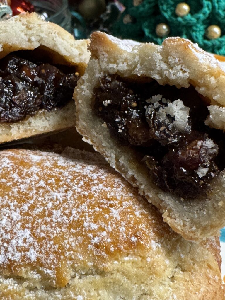A Christmas pasticciotto. Mince pie pasticciotti made by the Puglia Guys for the Puglia Kitchen Christmas crossover.